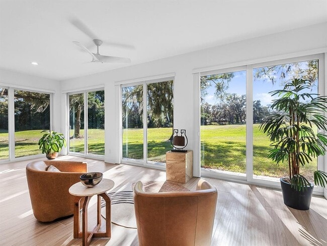 Building Photo - 4022 Penshurst Park