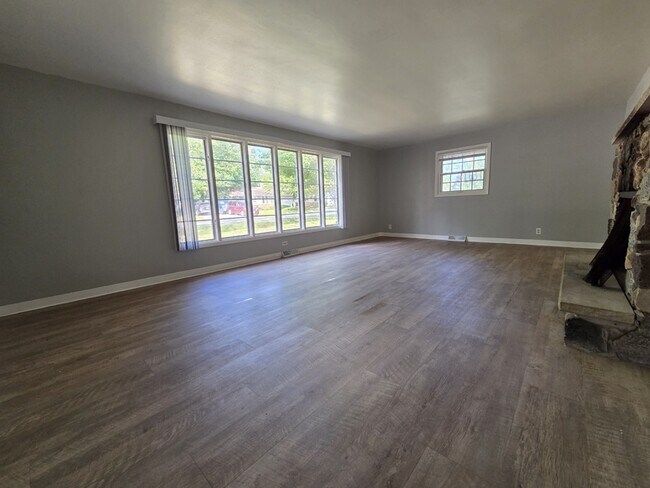 Building Photo - 2606 Southwood Dr