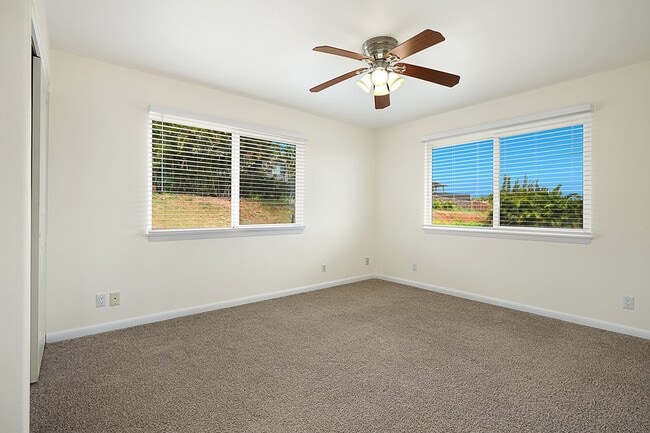 Building Photo - Beautiful 4 Bedroom, 4 Bathroom Home in th...