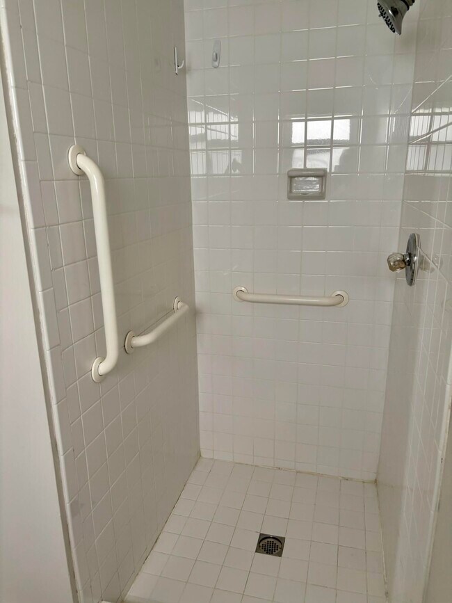 Building Photo - 8536 NW 12th Ct