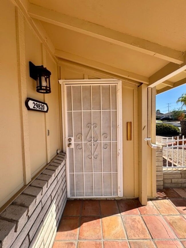 Building Photo - 55+ 2 bedroom 2 bathroom Sun City home for LEASE!