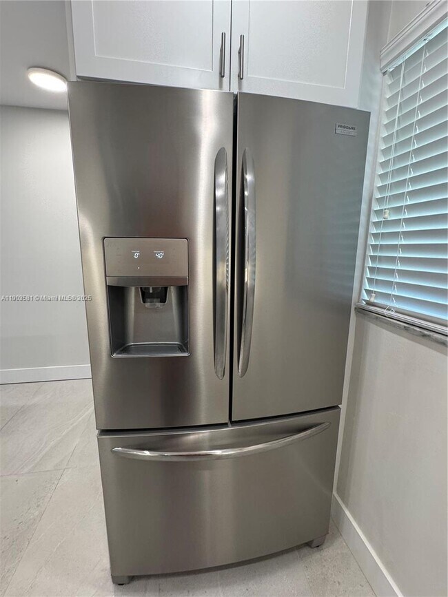 Building Photo - 7815 Camino Real