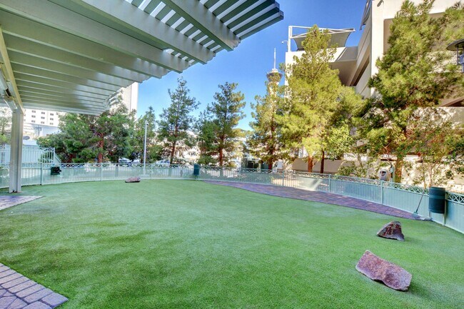Building Photo - Turnberry Towers 2705W-City/Golf Course Vi...