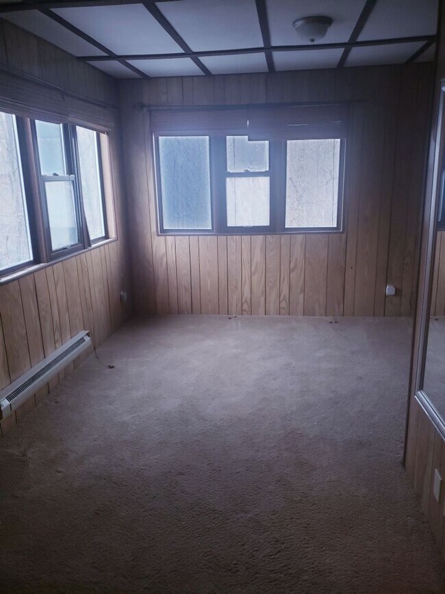 Building Photo - Rustic 1 Bedroom Single Family Home in Elizabethtown!