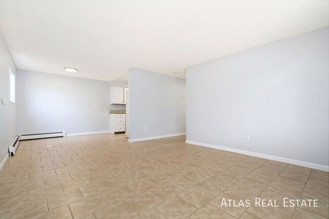 Primary Photo - 4445 Stover St