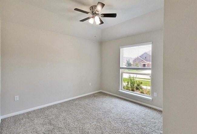 Building Photo - 145 Pine Island Ln