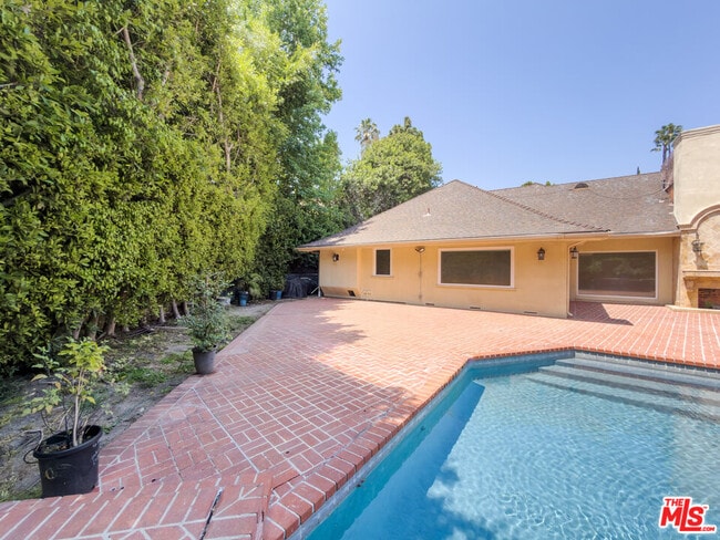 Building Photo - 1094 Garden Ln
