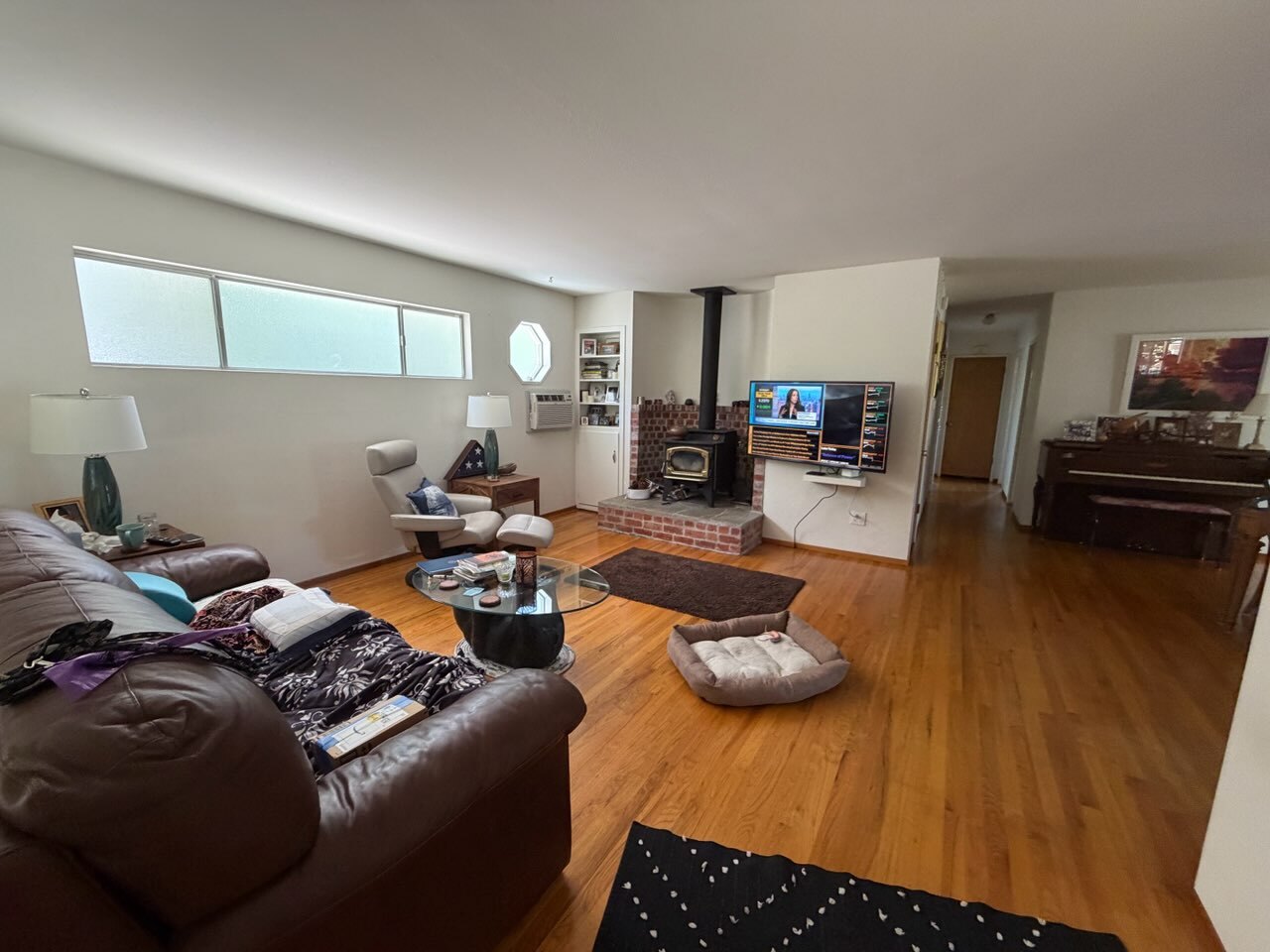 Main living room - Dining room to the right - 562 Larita Dr
