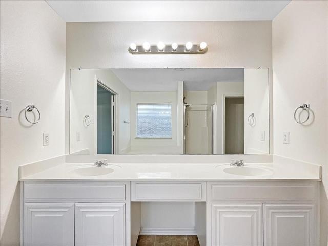 Building Photo - 2328 Heads And Tails Ln