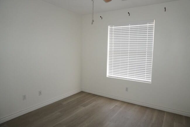 Building Photo - 4 Bedroom Home in Henderson NV!