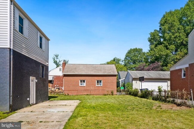 Building Photo - 5204 Lackawanna St