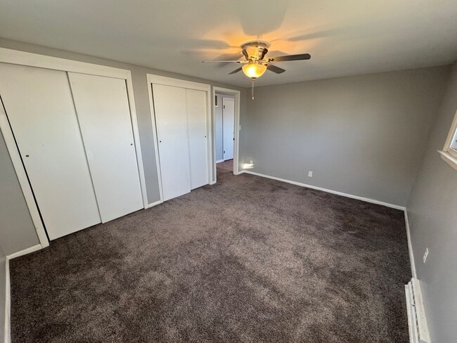 Building Photo - 2 Bedroom House  in Silvis