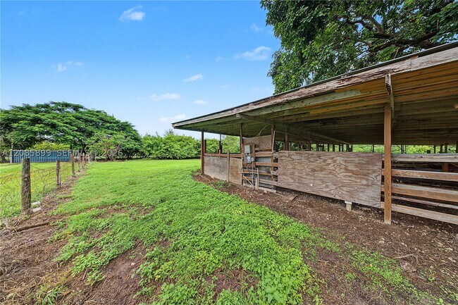 Building Photo - 15365 SW 206th Ave