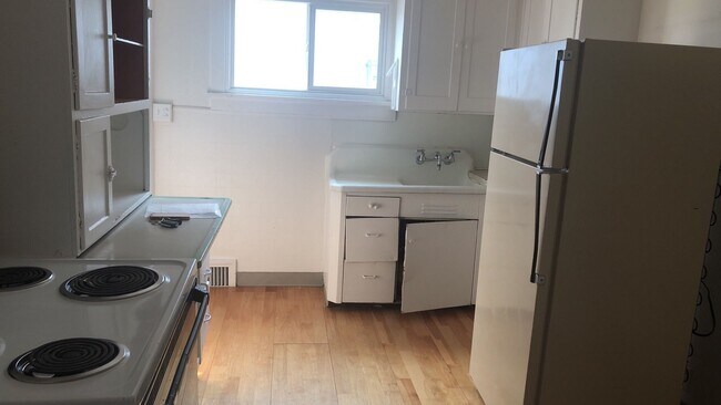 Building Photo - 675-677 NE Opal Street