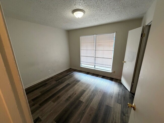 Building Photo - 3500 Denson Dr