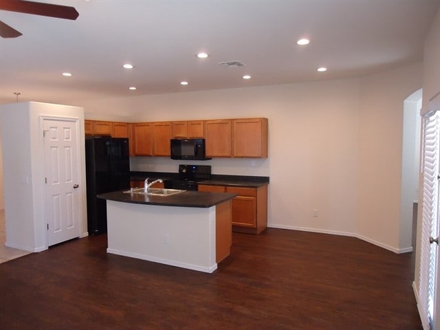 Building Photo - 17784 W Paradise Lane