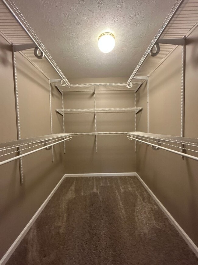 Building Photo - 2 Bedroom 2 Bath Condo Available Now!