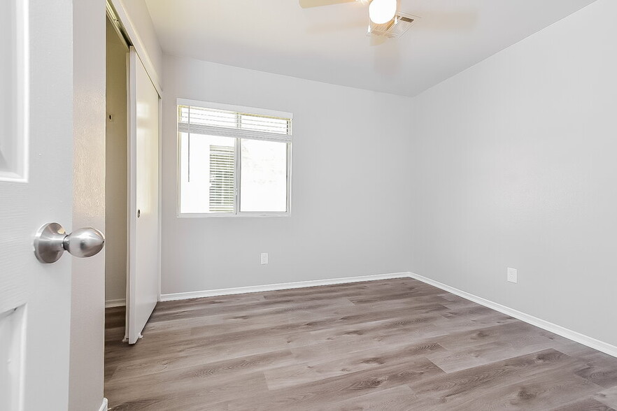 Building Photo - 9729 Red Horse St