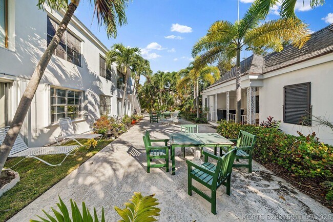 Building Photo - 130 Yacht Club Dr