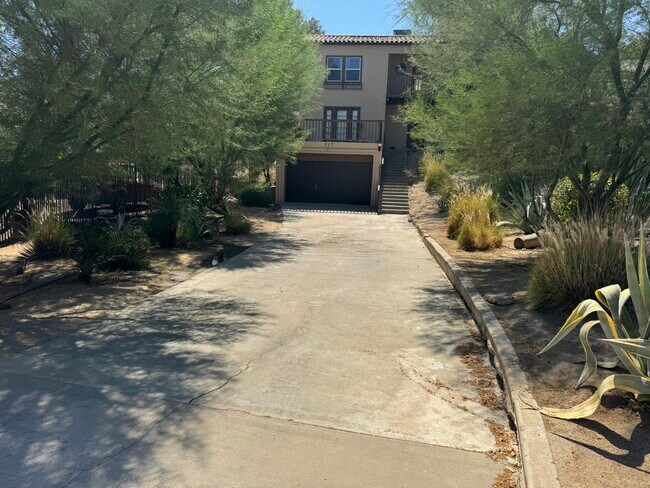 Building Photo - 517 Magnolia Ave