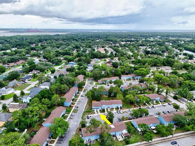 Building Photo - 11359 Bedford Oaks Dr