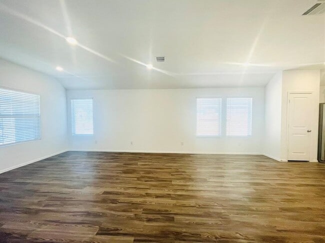 Building Photo - 3619 River Sand Rd