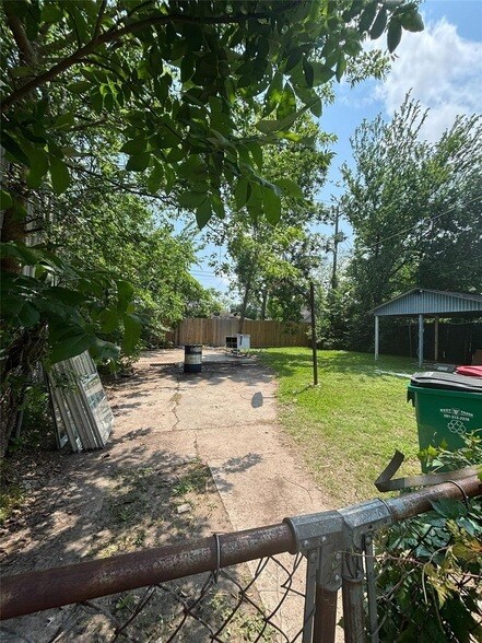 Building Photo - 109 Schilling Ave