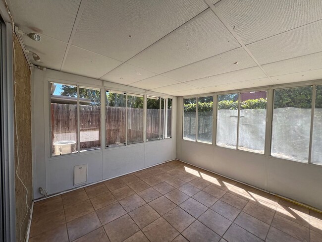 Building Photo - 1705 Sequoia Ave