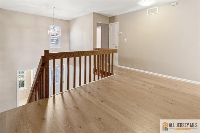 Building Photo - 10 Brookline Ct