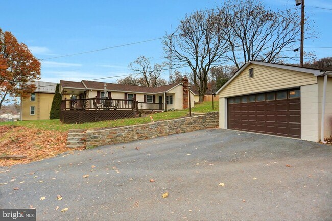 Building Photo - 24414 Graham Ave