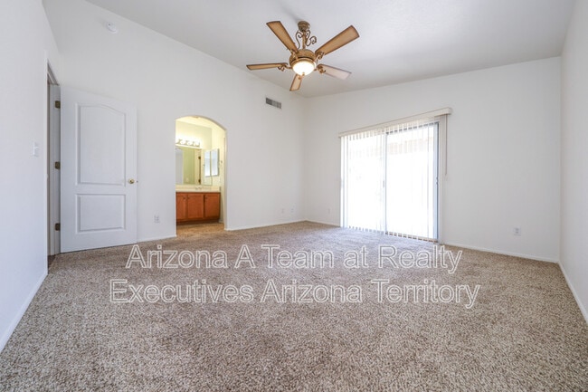 Building Photo - 8070 N Wild Aster Way