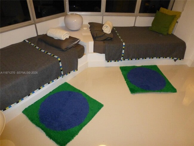 Building Photo - 1881 Washington Ave