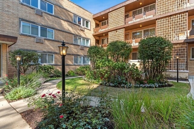 Building Photo - 1921 Harrison St