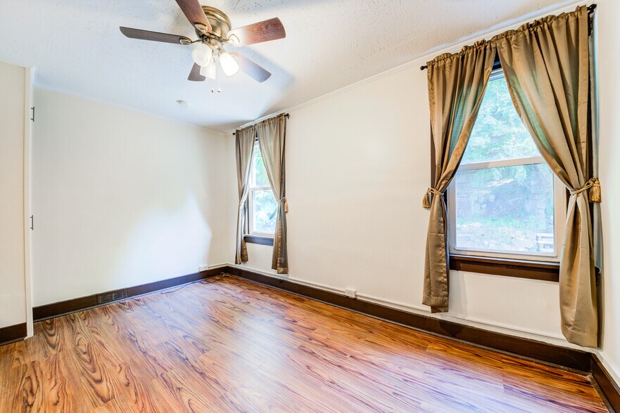 Building Photo - 1155 South Ave