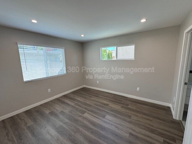 Building Photo - 254 Quincy Ave