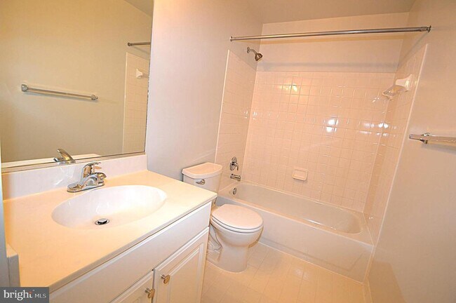 Building Photo - 13510 Nickleback Ct