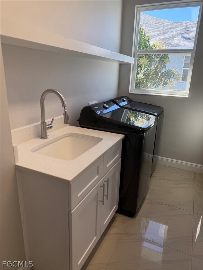 Building Photo - 3013 4th St W