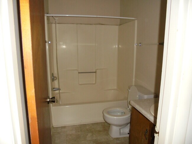 Building Photo - 108 Ridgeway Dr