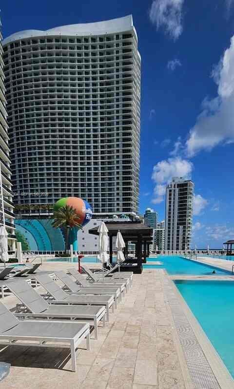 Building Photo - 1830 S Ocean Dr