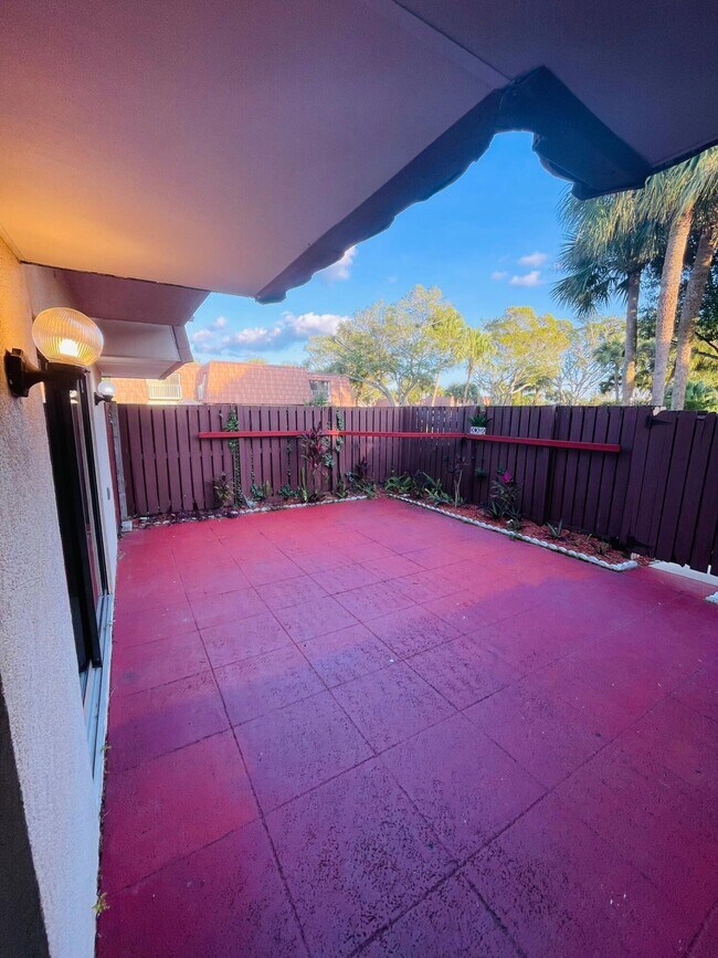 Building Photo - 728 Mill Valley Pl