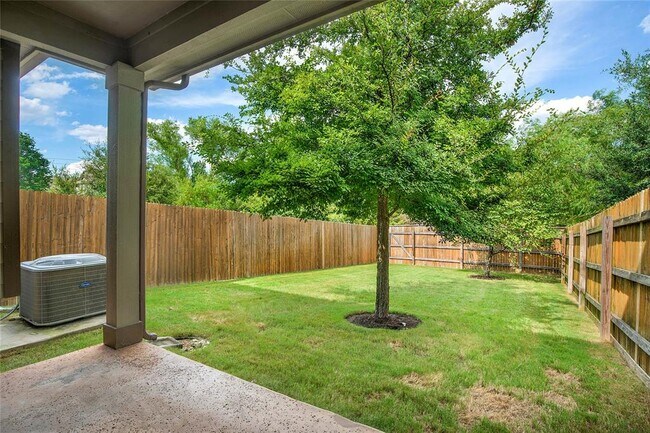 Building Photo - 13400 Briarwick Dr