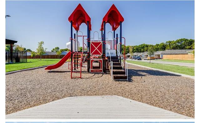 Building Photo - 613 Holleman Dr