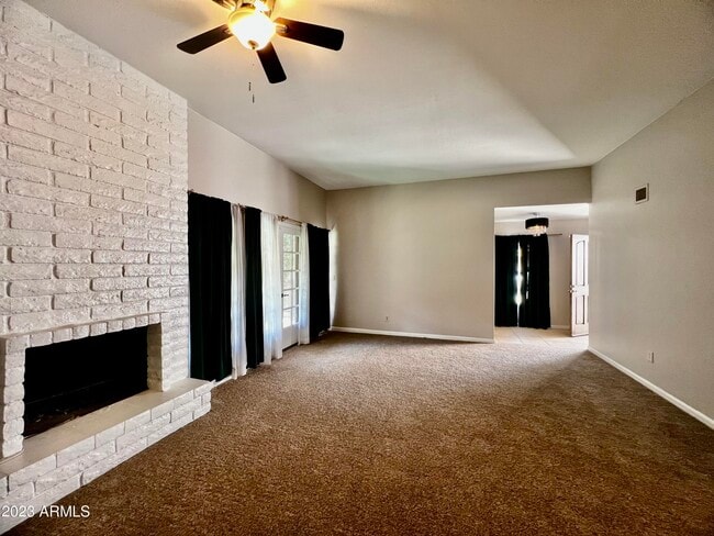 Building Photo - 7228 E Buena Terra Way