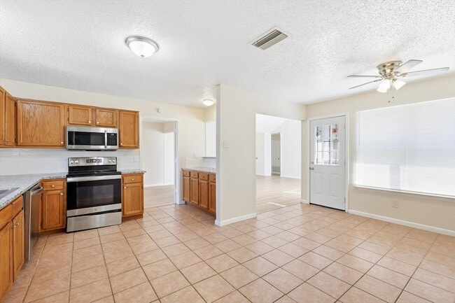 Building Photo - 1234 Roan Dr