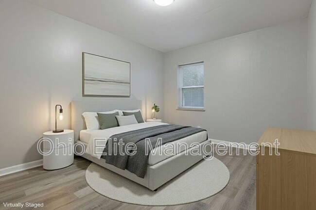 Building Photo - 987 Lilley Ave