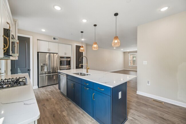 Building Photo - 7202 Mountaineer Dr