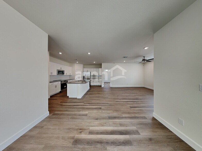 Building Photo - 13107 N Honest Endeavor Wy