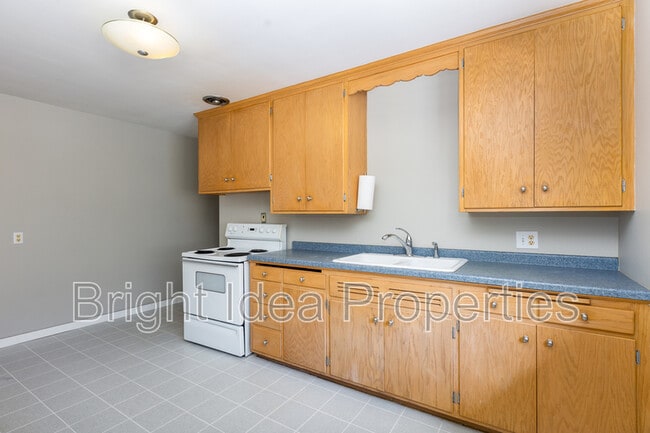 Building Photo - 4950 Sheridan Ave S