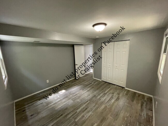 Building Photo - 13 Pawling St