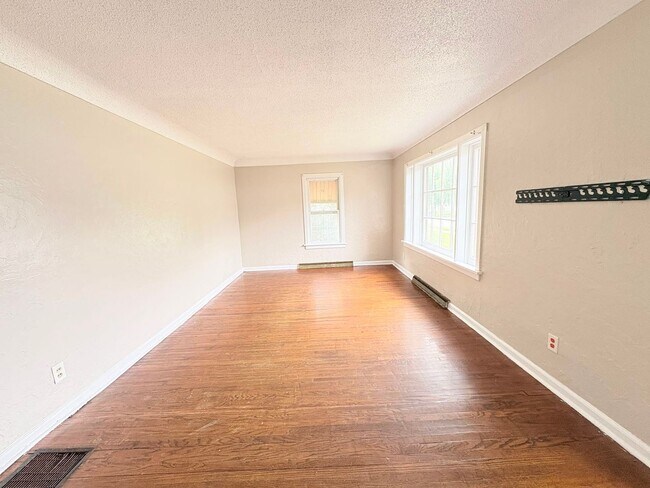 Building Photo - 1727 Marne Ave
